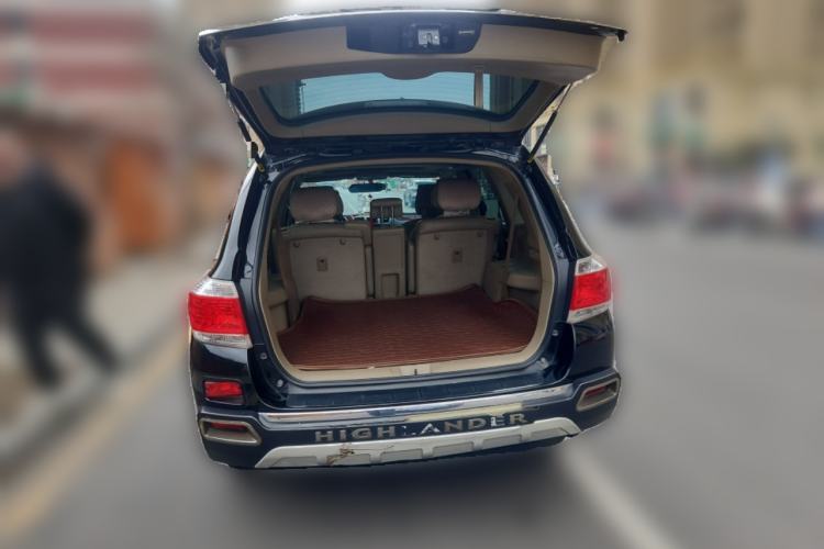 Used Toyota Highlander 2012 2.7L Two-Wheel Drive 7-Seater Luxury Edition Trunk