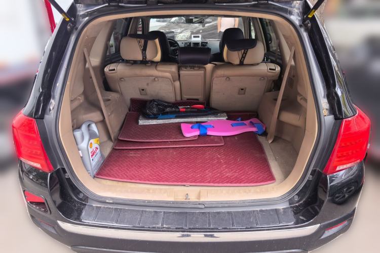 Used Toyota Highlander 2012 2.7L Two-Wheel Drive 7-Seater Elite Edition Trunk