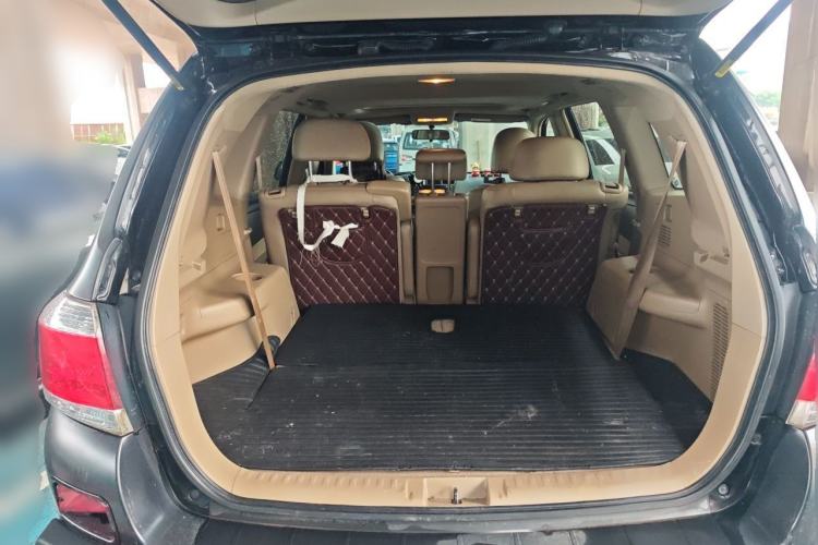 Used Toyota Highlander 2012 2.7L Two-Wheel Drive 7-Seater Luxury Edition Trunk