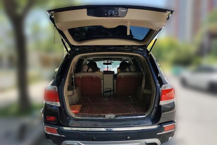 Used Toyota Highlander 2012 2.7L Two-Wheel Drive 7-Seater Luxury Edition Trunk