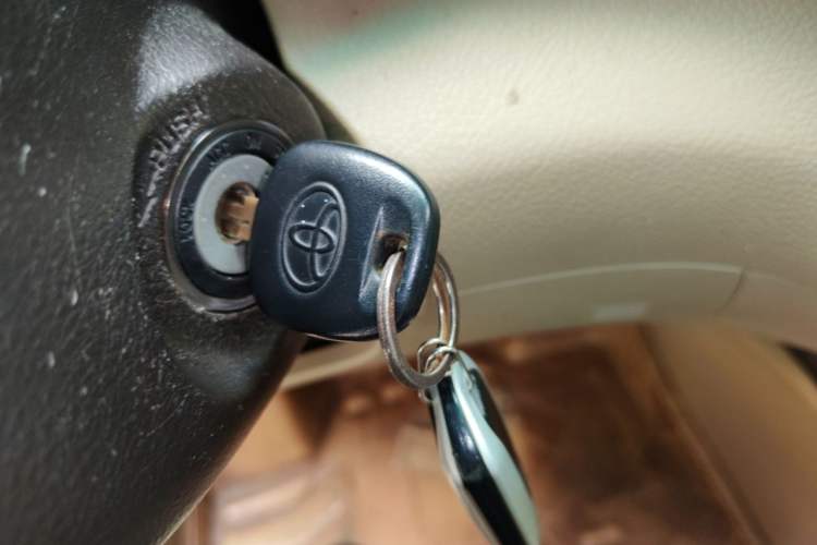 Used Toyota Highlander 2012 2.7L 2WD 5-Seater Elite Edition Vehicle Key