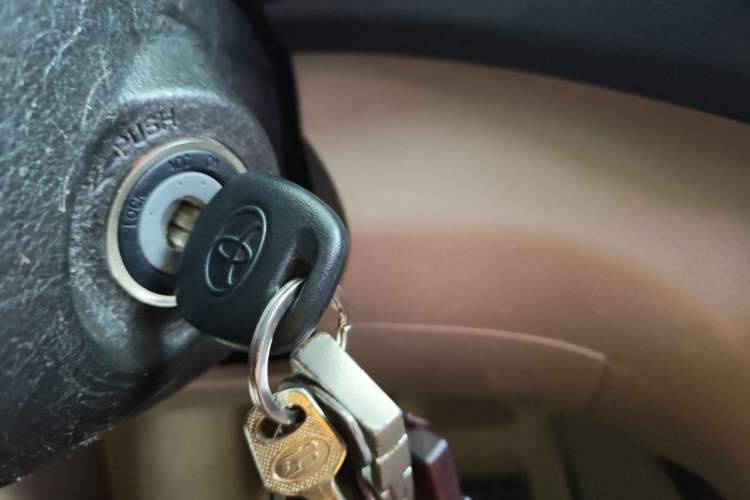 Used Toyota Highlander 2012 2.7L 2WD 5-Seater Elite Edition Vehicle Key