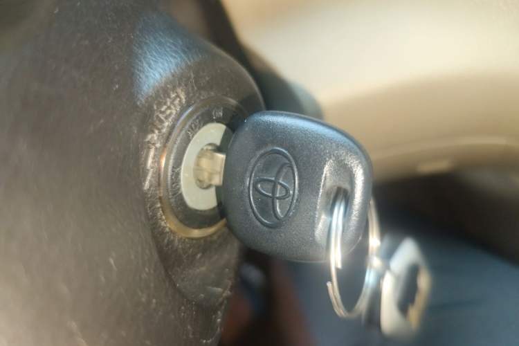 Used Toyota Highlander 2012 2.7L 2WD 5-Seater Elite Edition Vehicle Key