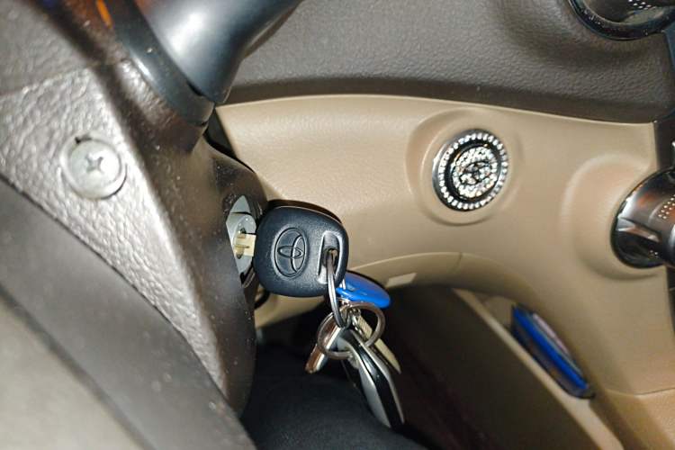 Used Toyota Highlander 2012 2.7L Two-Wheel Drive 7-Seater Luxury Edition Vehicle Key