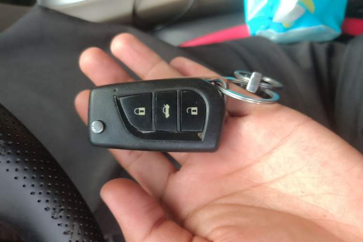Used Toyota Highlander 2012 2.7L 2WD 5-Seater Elite Edition Vehicle Key