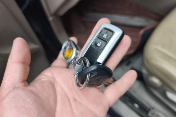 Used Toyota Highlander 2012 2.7L 2WD 5-Seater Elite Edition Vehicle Key