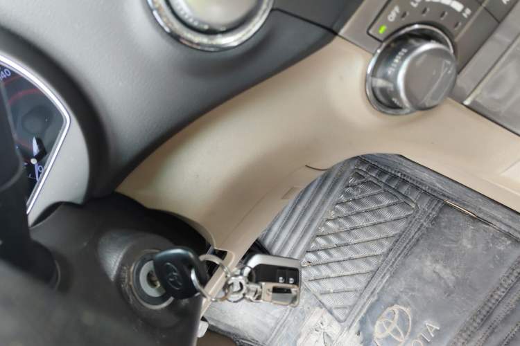Used Toyota Highlander 2012 2.7L Two-Wheel Drive 7-Seater Elite Edition Vehicle Key
