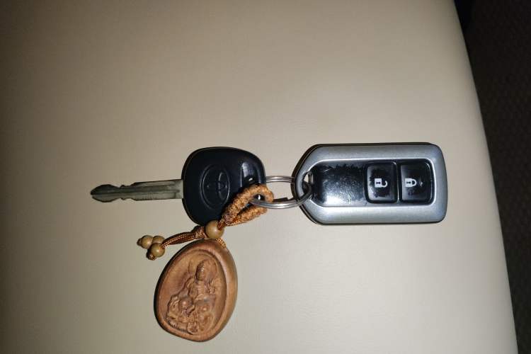 Used Toyota Highlander 2012 2.7L 2WD 5-Seater Elite Edition Vehicle Key