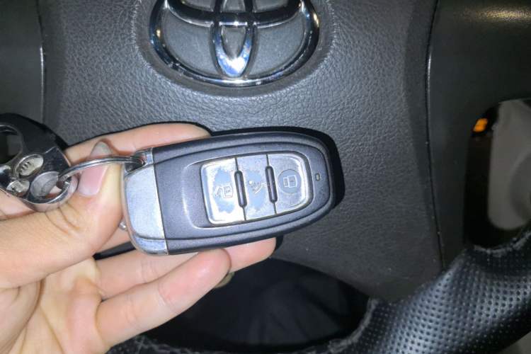 Used Toyota Highlander 2012 2.7L 2WD 5-Seater Elite Edition Vehicle Key