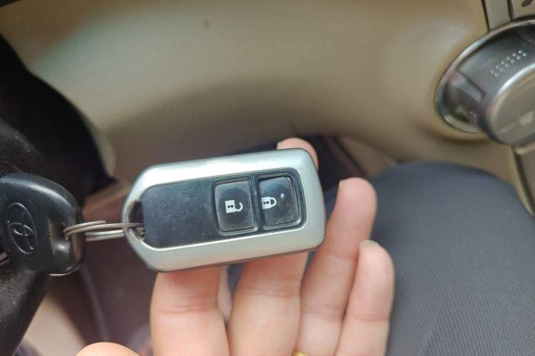 Used Toyota Highlander 2012 2.7L 2WD 5-Seater Elite Edition Vehicle Key