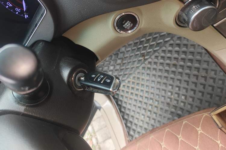 Used Toyota Highlander 2012 2.7L 2WD 5-Seater Elite Edition Vehicle Key