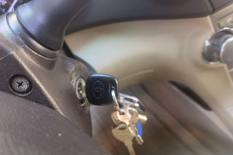 Used Toyota Highlander 2012 2.7L 2WD 5-Seater Elite Edition Vehicle Key