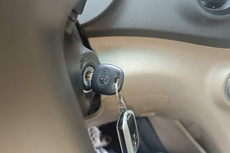 Used Toyota Highlander 2012 2.7L 2WD 5-Seater Elite Edition Vehicle Key
