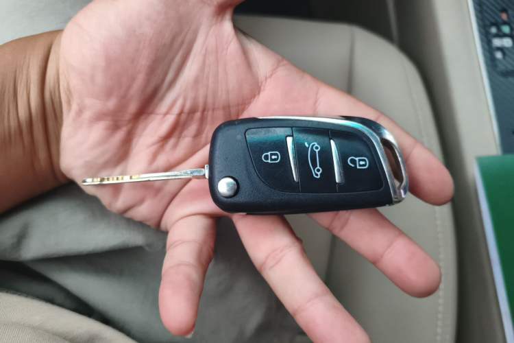 Used Toyota Highlander 2012 2.7L 2WD 5-Seater Elite Edition Vehicle Key