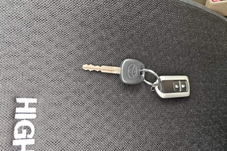 Used Toyota Highlander 2012 2.7L 2WD 5-Seater Elite Edition Vehicle Key