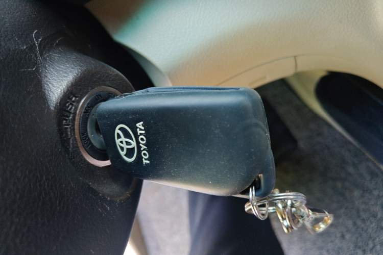 Used Toyota Highlander 2012 2.7L Two-Wheel Drive 7-Seater Luxury Edition Vehicle Key