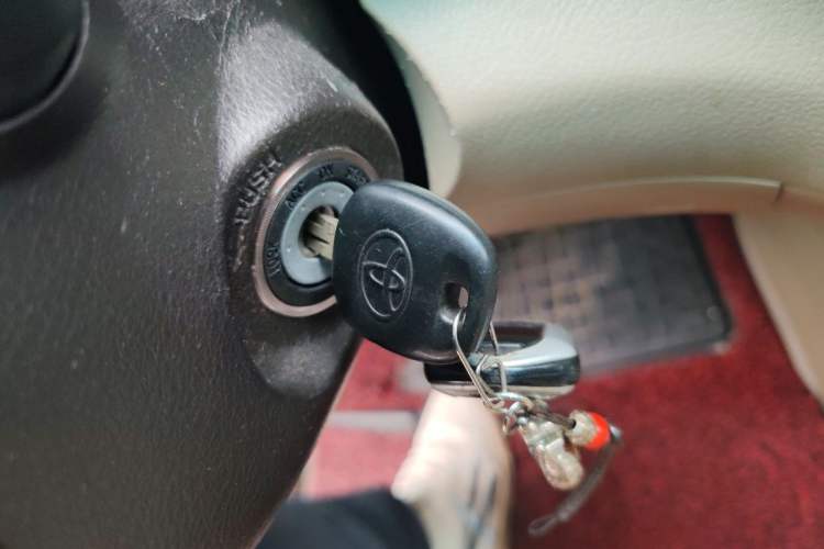 Used Toyota Highlander 2012 2.7L Two-Wheel Drive 5-Seater Sport Edition Vehicle Key