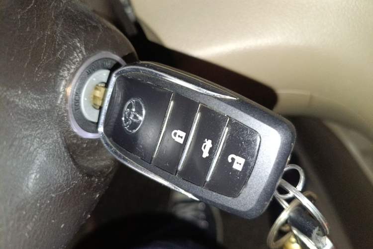 Used Toyota Highlander 2012 2.7L 2WD 5-Seater Elite Edition Vehicle Key
