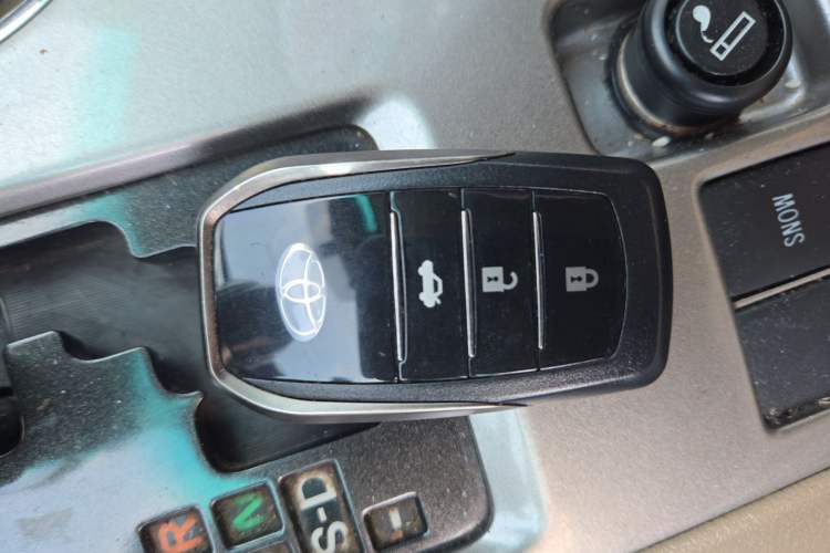 Used Toyota Highlander 2012 2.7L 2WD 5-Seater Elite Edition Vehicle Key