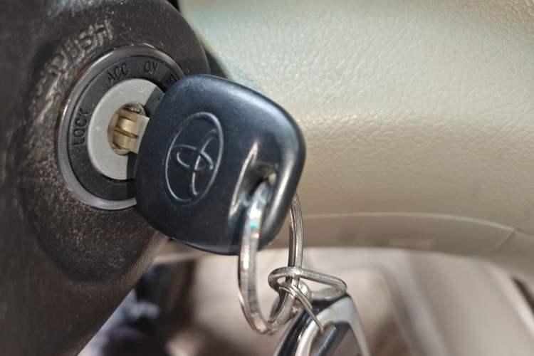 Used Toyota Highlander 2012 2.7L 2WD 5-Seater Elite Edition Vehicle Key