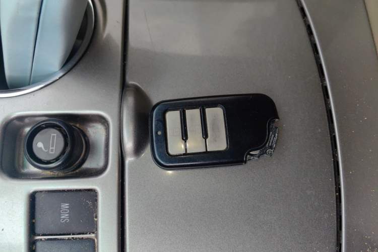 Used Toyota Highlander 2012 2.7L 2WD 5-Seater Elite Edition Vehicle Key