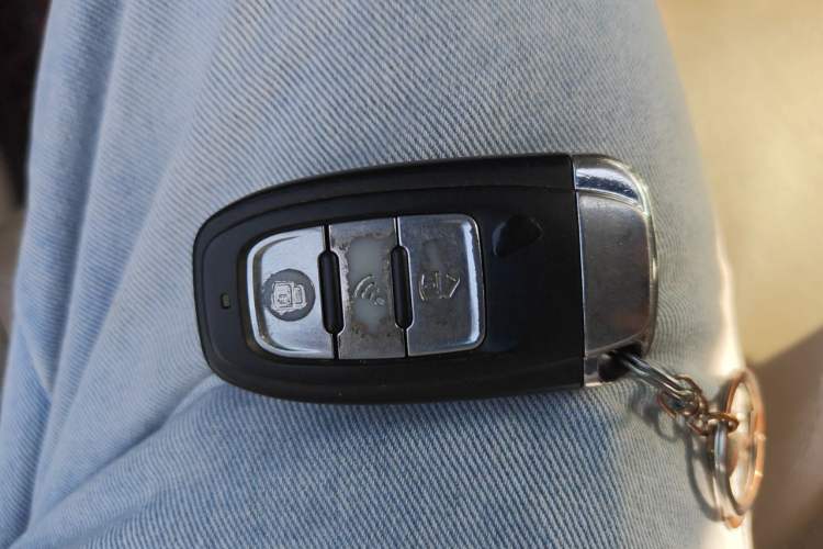 Used Toyota Highlander 2012 3.5L 4x4 7-Seater Luxury Edition Vehicle Key