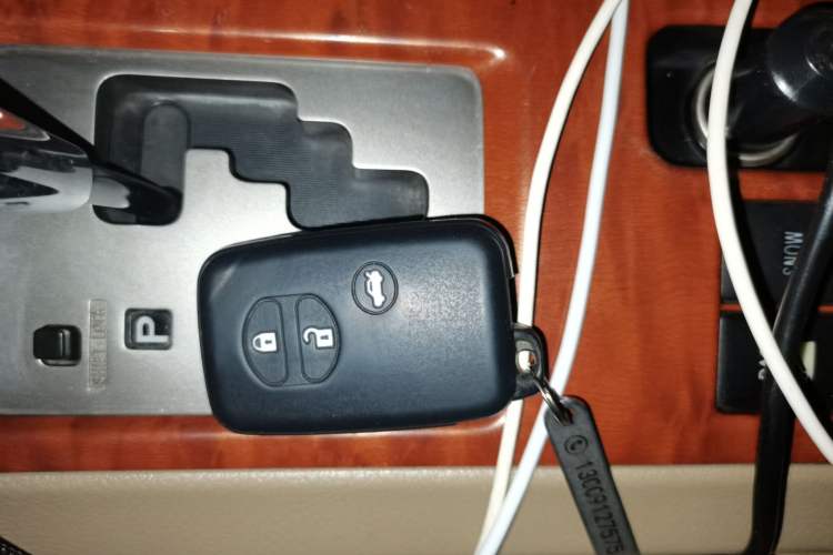 Used Toyota Highlander 2012 3.5L 4x4 7-Seater Ultimate Edition Vehicle Key