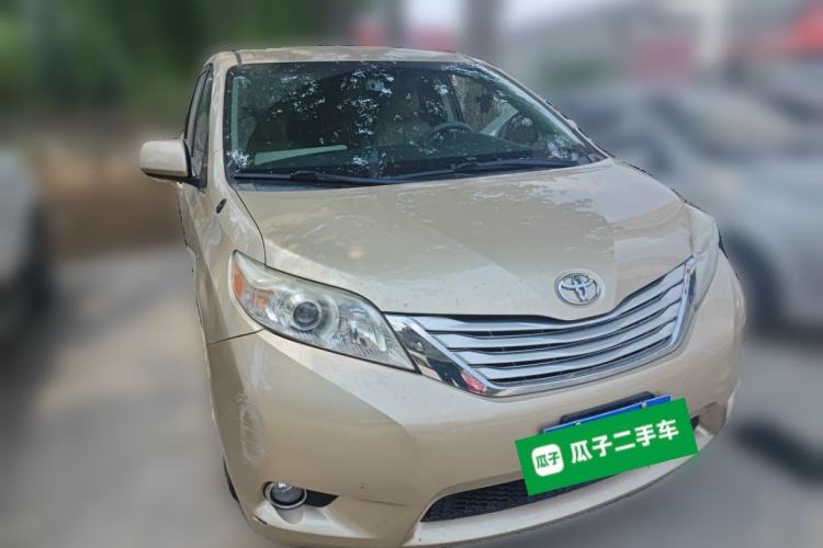 Used Toyota Highlander  Front Right 45 Deg