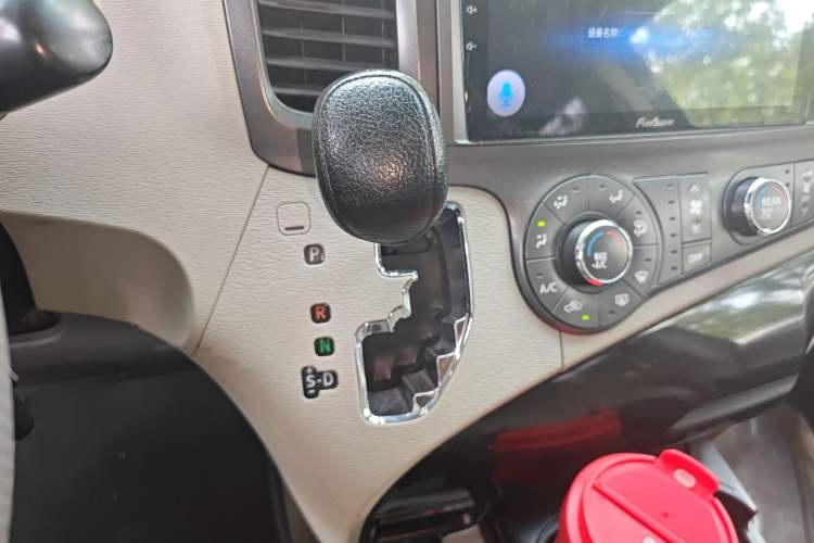 Used Toyota Highlander  Gear Lever