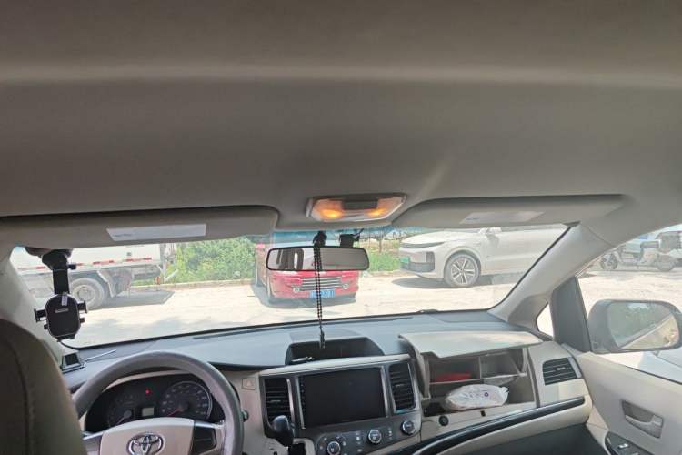 Used Toyota Highlander  Headliner