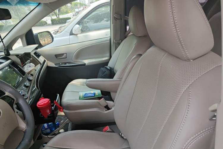 Used Toyota Highlander  Left Front Seat