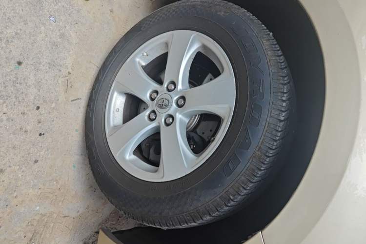 Used Toyota Highlander  Right Front Wheel Hub