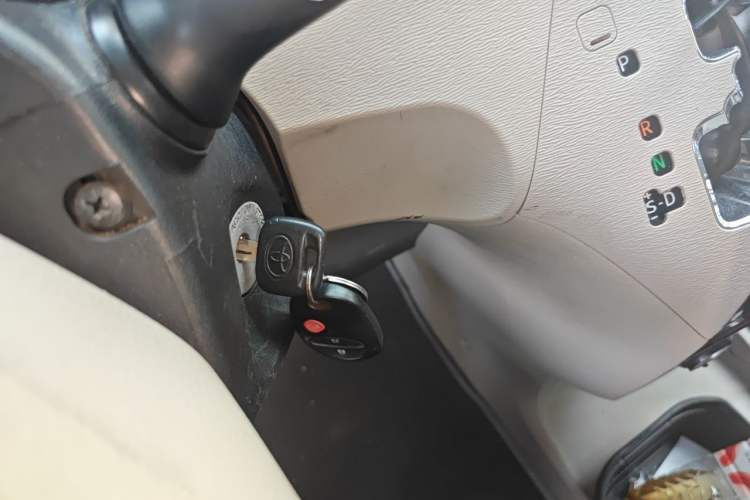 Used Toyota Highlander  Vehicle Key