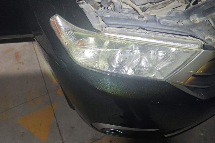 Used Toyota Highlander 2012 2.7L Two-Wheel Drive 7-Seater Luxury Edition Right Front Headlight