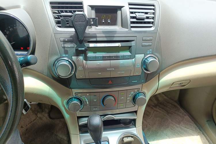 Used Toyota Highlander 2012 2.7L Two-Wheel Drive 7-Seater Elite Edition Audio And AC Panel