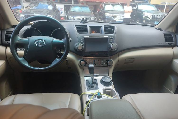 Used Toyota Highlander 2012 2.7L 2WD 5-Seater Elite Edition Center Console