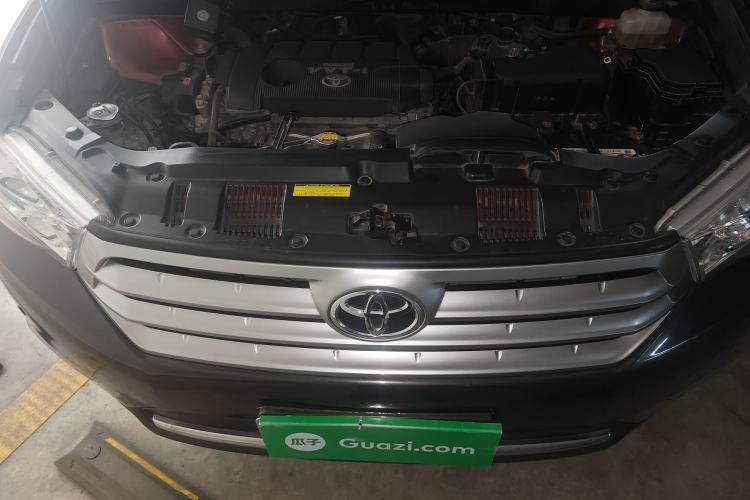 Used Toyota Highlander 2012 2.7L Two-Wheel Drive 7-Seater Luxury Edition Engine Bay