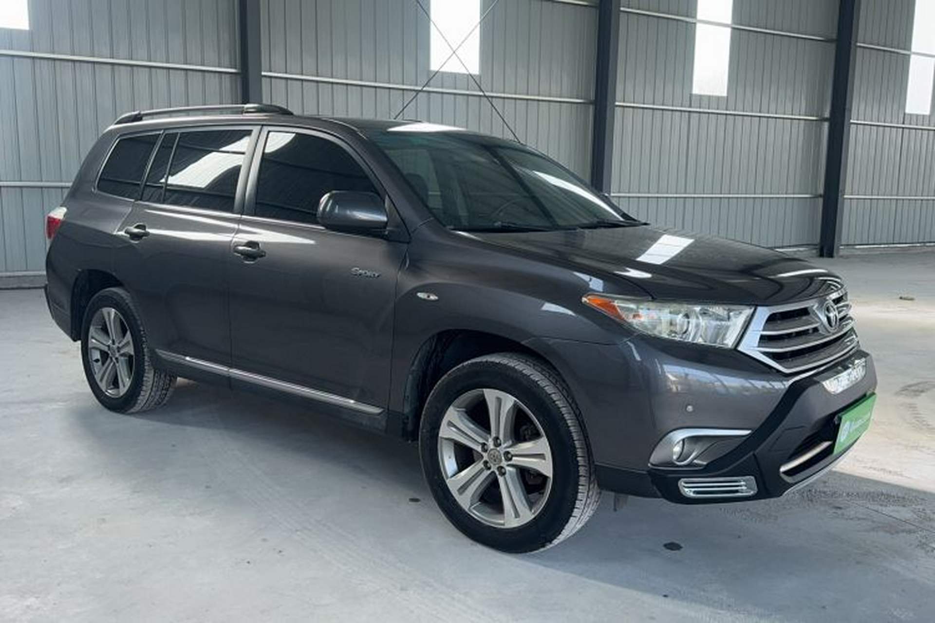 Used Toyota Highlander 2012 2.7L Two-Wheel Drive 7-Seater Luxury Edition Exterior 2