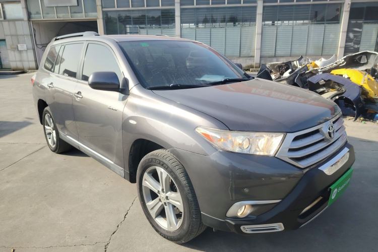 Used Toyota Highlander 2012 2.7L Two-Wheel Drive 7-Seater Luxury Edition Front Right 45 Deg