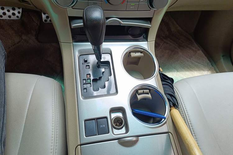 Used Toyota Highlander 2012 2.7L Two-Wheel Drive 7-Seater Elite Edition Gear Lever