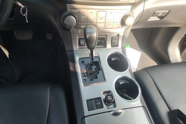 Used Toyota Highlander 2012 2.7L Two-Wheel Drive 7-Seater Luxury Edition Gear Lever