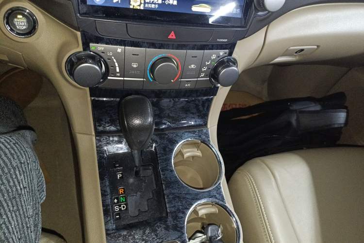 Used Toyota Highlander 2012 2.7L 2WD 5-Seater Elite Edition Gear Lever