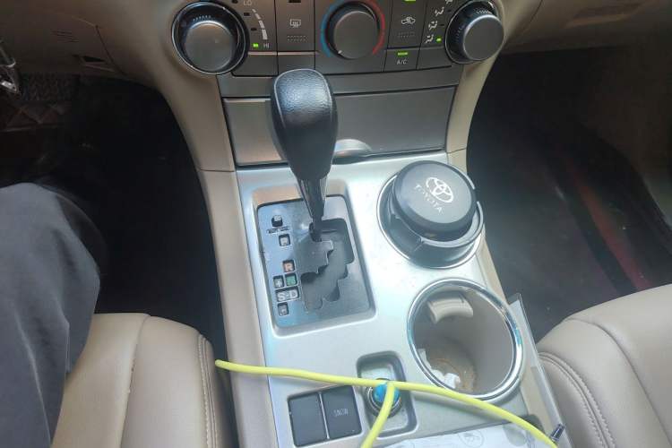 Used Toyota Highlander 2012 2.7L 2WD 5-Seater Elite Edition Gear Lever