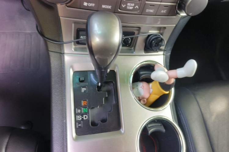 Used Toyota Highlander 2012 2.7L Two-Wheel Drive 7-Seater Luxury Edition Gear Lever
