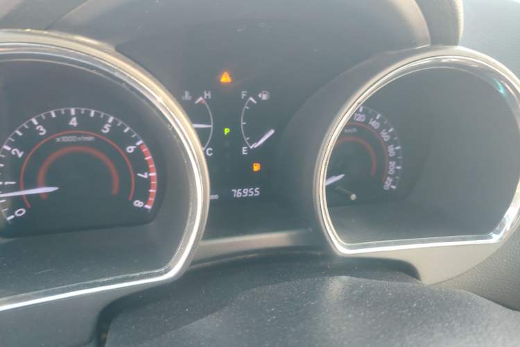 Used Toyota Highlander 2012 2.7L Two-Wheel Drive 7-Seater Luxury Edition Instrument Cluster