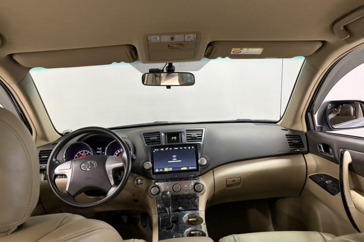 Used Toyota Highlander 2012 2.7L 2WD 5-Seater Elite Edition Interior 1