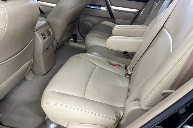 Used Toyota Highlander 2012 2.7L 2WD 5-Seater Elite Edition Interior 3
