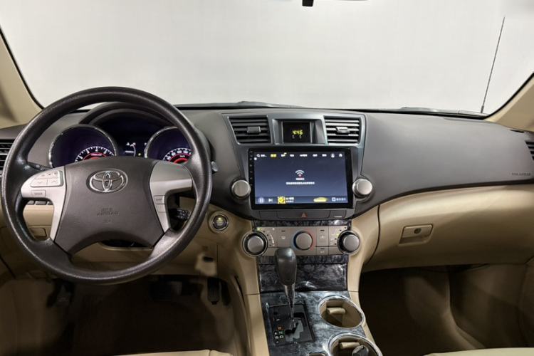 Used Toyota Highlander 2012 2.7L 2WD 5-Seater Elite Edition Interior 4