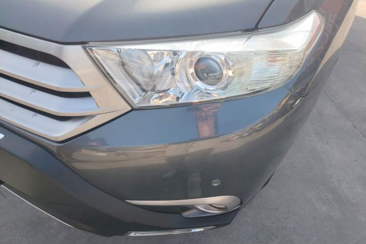 Used Toyota Highlander 2012 2.7L Two-Wheel Drive 7-Seater Luxury Edition Left Front Headlight