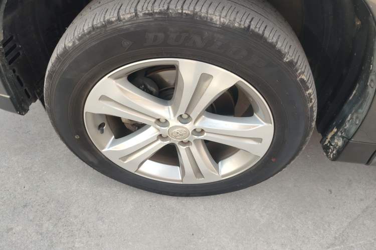 Used Toyota Highlander 2012 2.7L Two-Wheel Drive 7-Seater Luxury Edition Left Front Wheel Hub